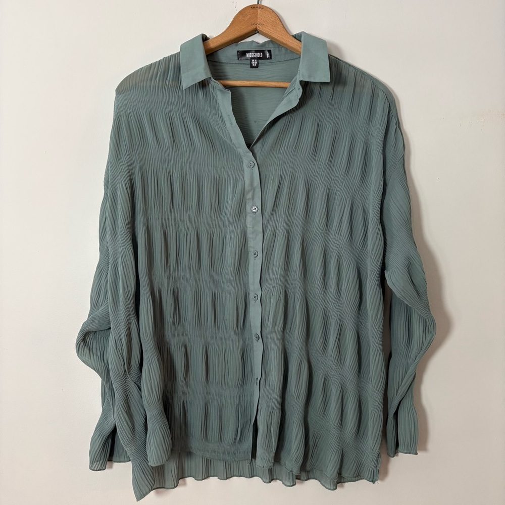Missguided Sage Green Pleated Button-Up Blouse